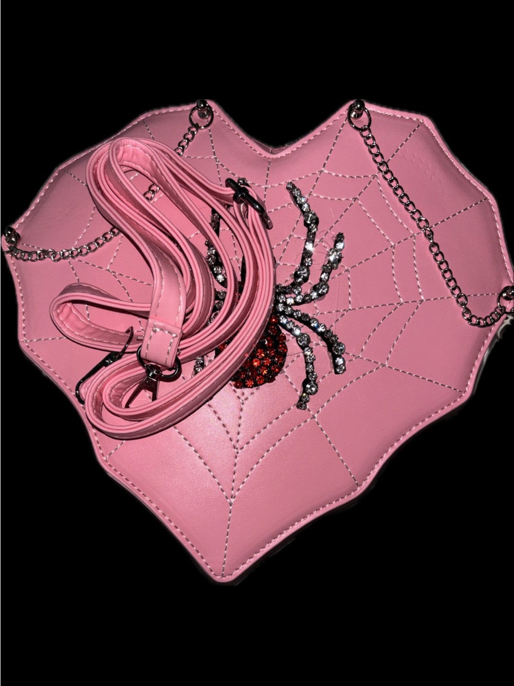NWT 💕 Pink 💕 Spider Purse - Heart shaped, beautiful. SHIPS FREE
